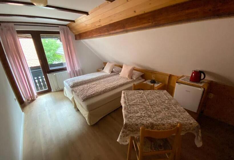 اتاق استاندارد با بالکن, Hiša Planšar Bohinj Accommodations