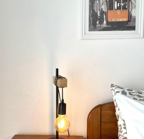 غرفة قياسية مطلّة علي البحر مزوَّدة بشُرفة, Colina Do Elétrico