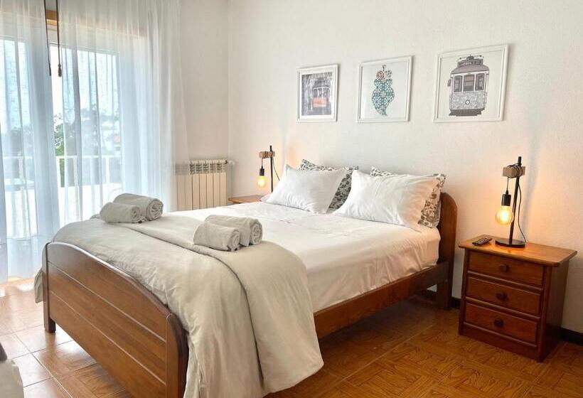 غرفة قياسية مطلّة علي البحر مزوَّدة بشُرفة, Colina Do Elétrico