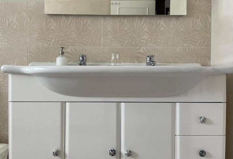 غرفة قياسية رباعية, Colina Do Elétrico