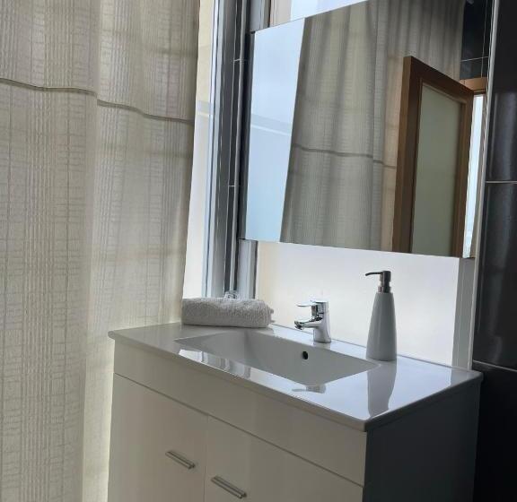 غرفة ديلوكس مطلّة علي البحر مزوَّدة بشُرفة, Colina Do Elétrico