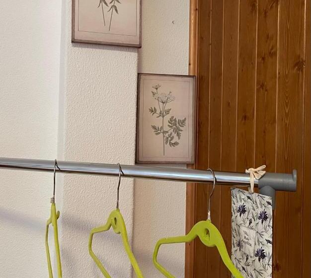 غرفة إقتصادية, Colina Do Elétrico