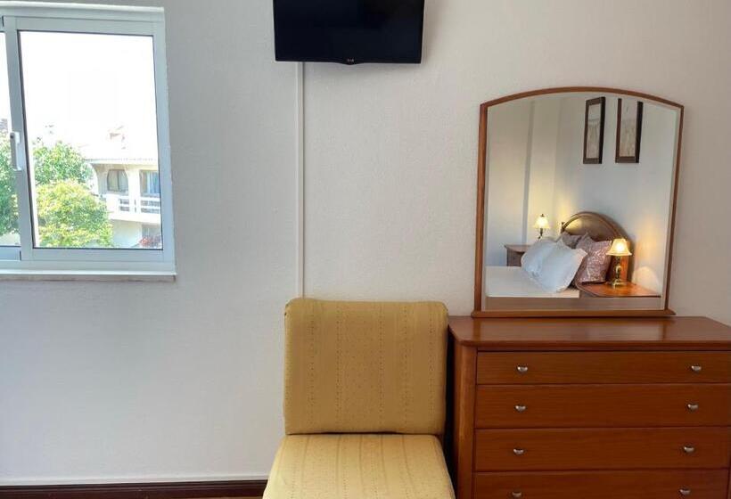 غرفة إقتصادية, Colina Do Elétrico