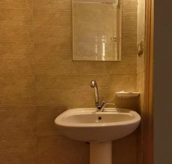 اتاق اکونومی, Australian Deluxe Hostel