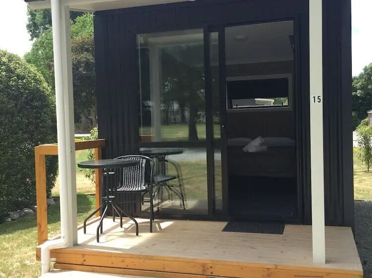 デラックスキャビン, Geraldine Top 10 Holiday Park