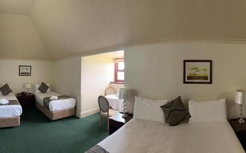 اتاق استاندارد چهار تخته, Duntryleague