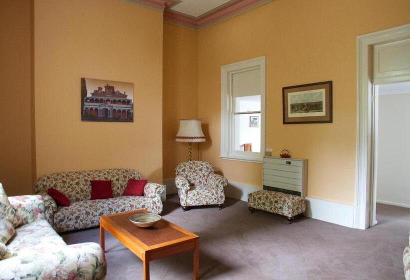 آپارتمان 3 خوابه, Duntryleague