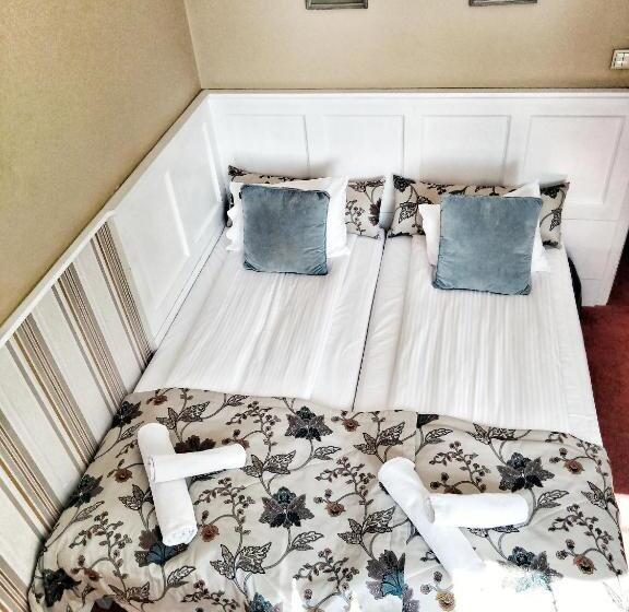 Standard-huone, American House Hennela