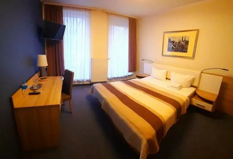 Standard-huone, Arsenał