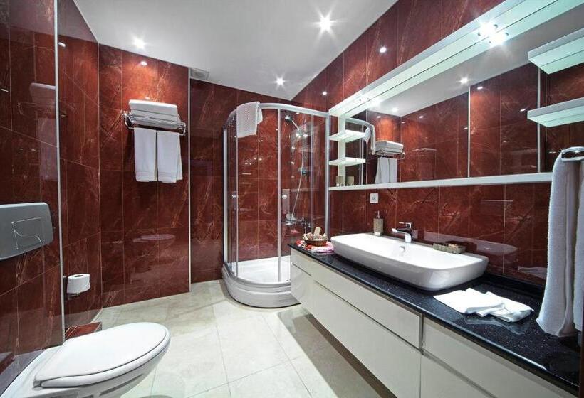 سوییت جونیور لوکس, Dilhayat Kalfa