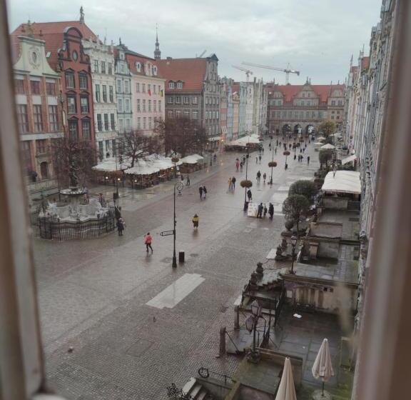 Номер Economy, Dom Schumannów