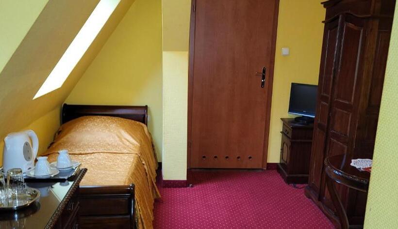 エコノミールーム, Dom Schumannów