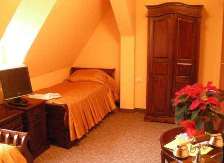 エコノミールーム, Dom Schumannów