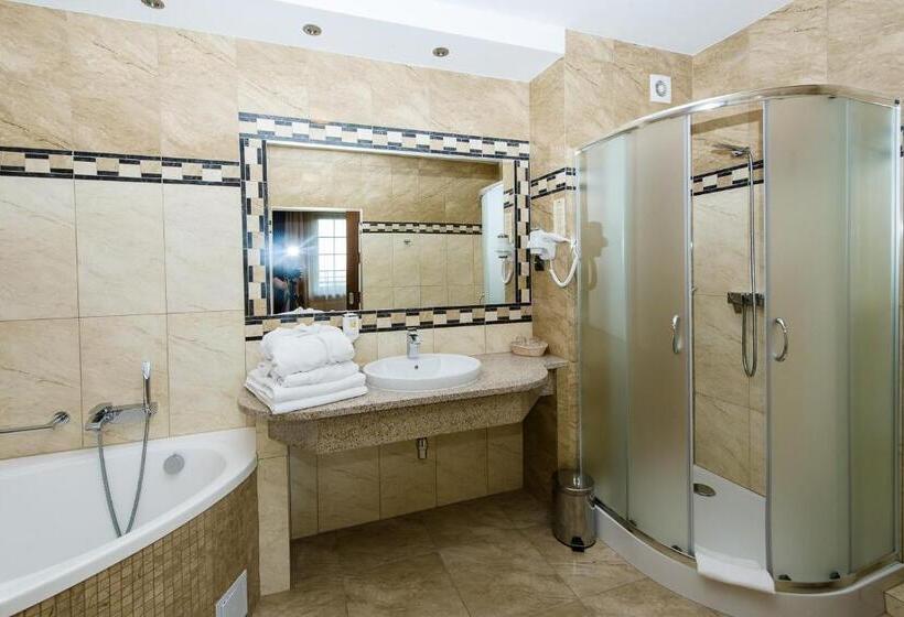 إستديو عائلى, Dziki Potok Karpacz Konferencje & Spa