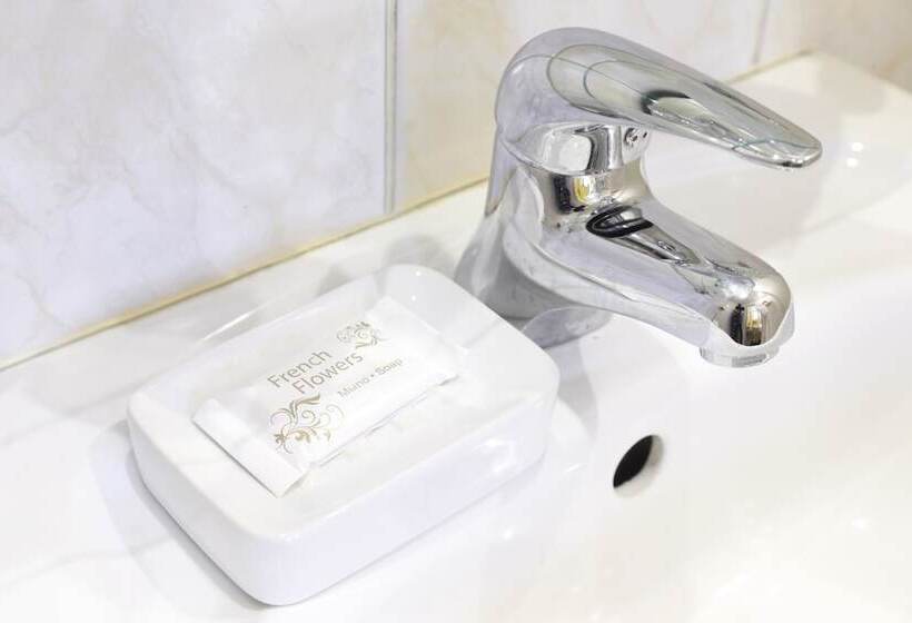 اتاق استاندارد سه نفره, Guest Rooms Nevsky 150