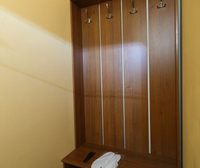 اتاق استاندارد یک نفره, Guest Rooms Nevsky 150