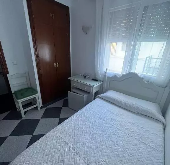 اتاق استاندارد یک نفره, Hostal Restaurante La Giralda