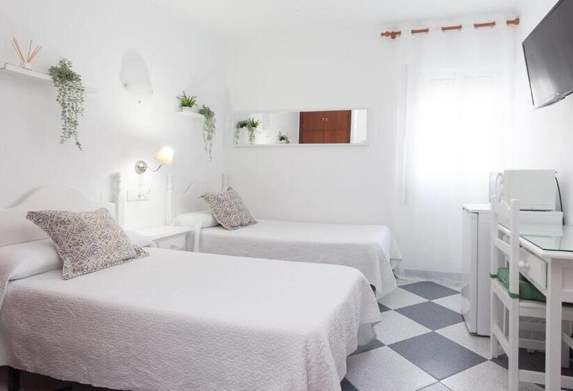 Номер Стандарт, Hostal Restaurante La Giralda