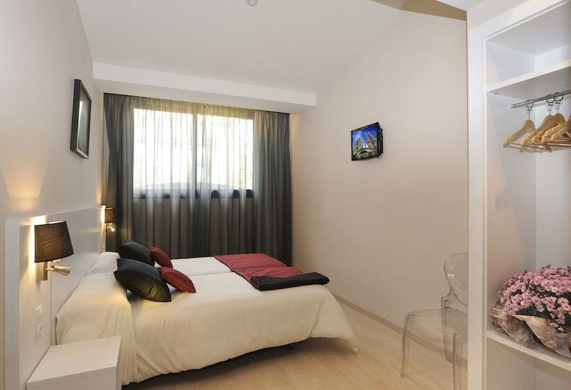 Номер Стандарт, Hostemplo Sagrada Familia