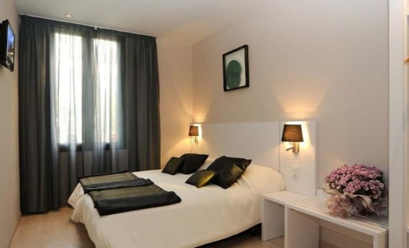 Номер Стандарт, Hostemplo Sagrada Familia