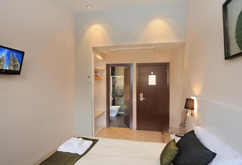 Номер Стандарт, Hostemplo Sagrada Familia