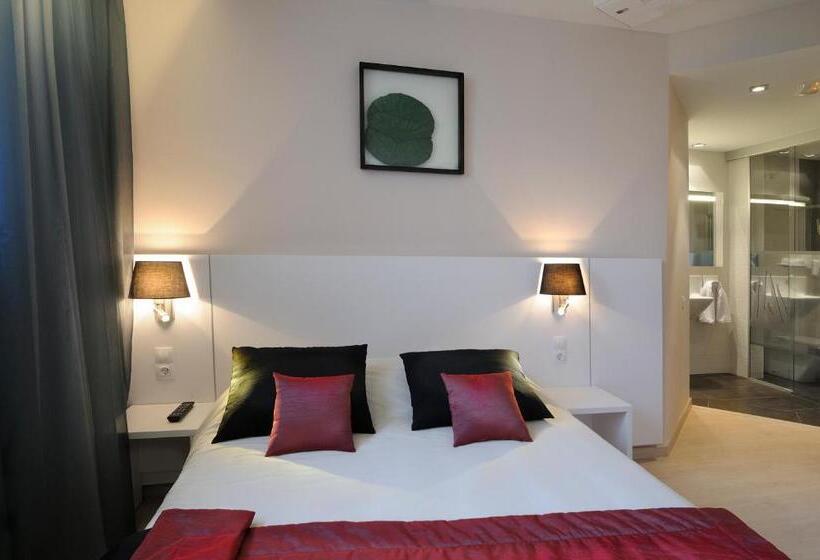 Номер Стандарт, Hostemplo Sagrada Familia