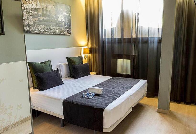 Номер Стандарт, Hostemplo Sagrada Familia