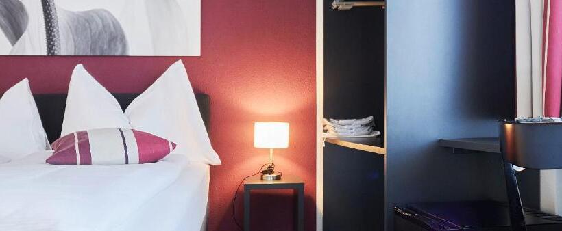 اتاق استاندارد چهار تخته, Hottingen