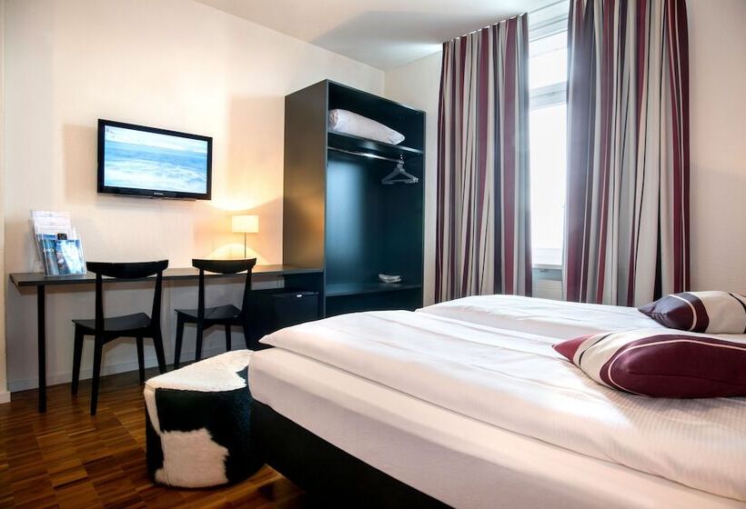 اتاق استاندارد سه نفره, Hottingen