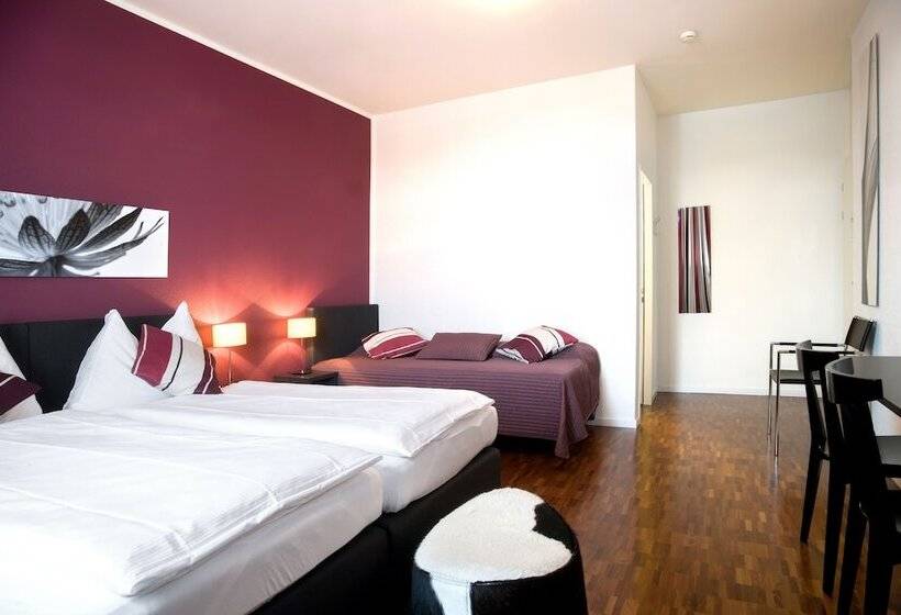 اتاق استاندارد سه نفره, Hottingen