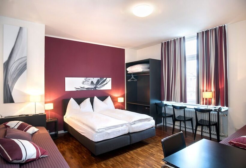 اتاق استاندارد چهار تخته, Hottingen