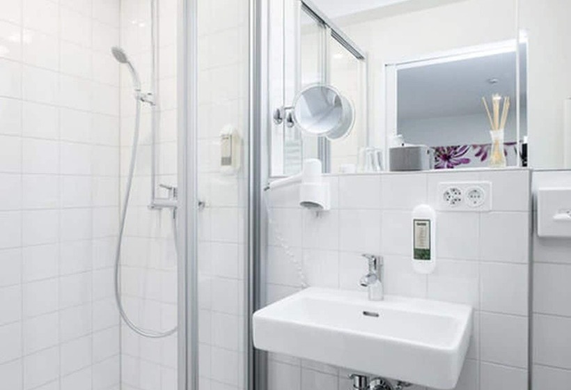 اتاق استاندارد چهار تخته, Hottingen