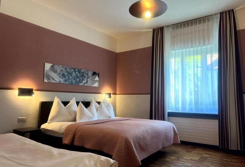 اتاق راحتی سه تخته, Hottingen