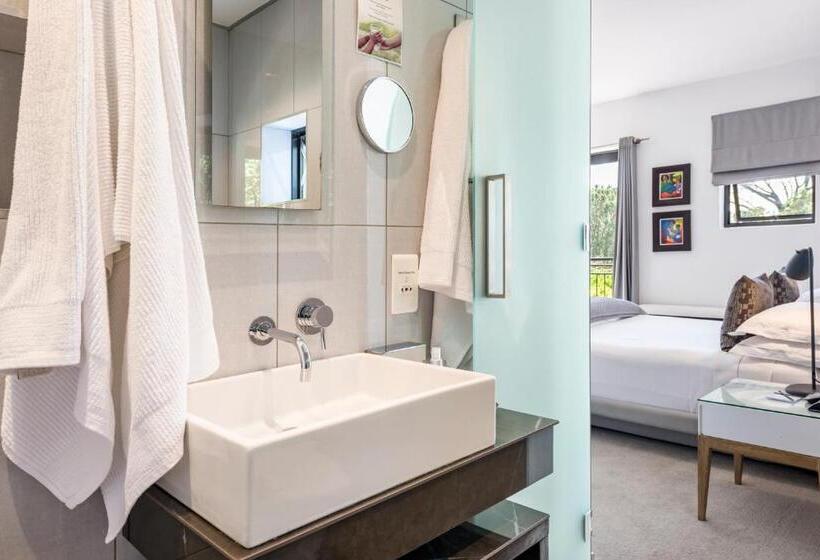 غرفة قياسية, Kensington Place