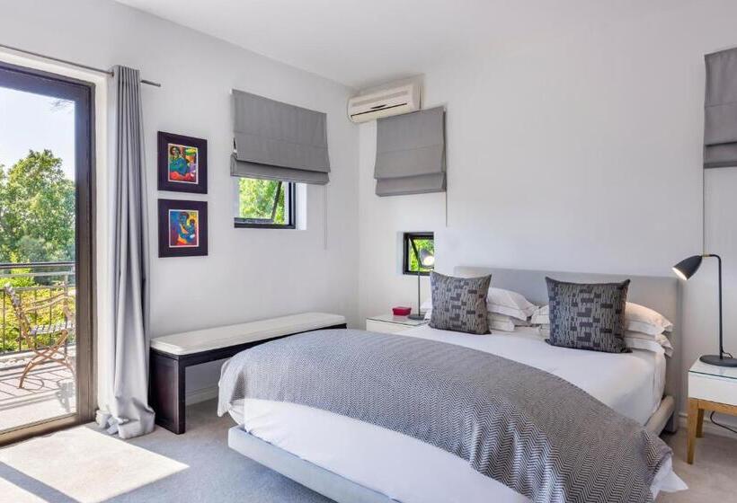 غرفة قياسية, Kensington Place