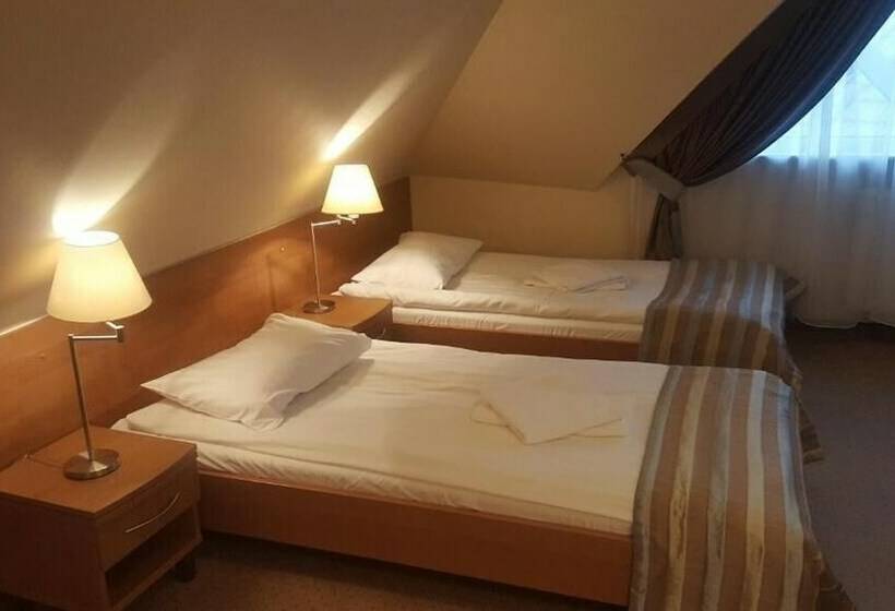 اتاق استاندارد سه نفره, Promenada