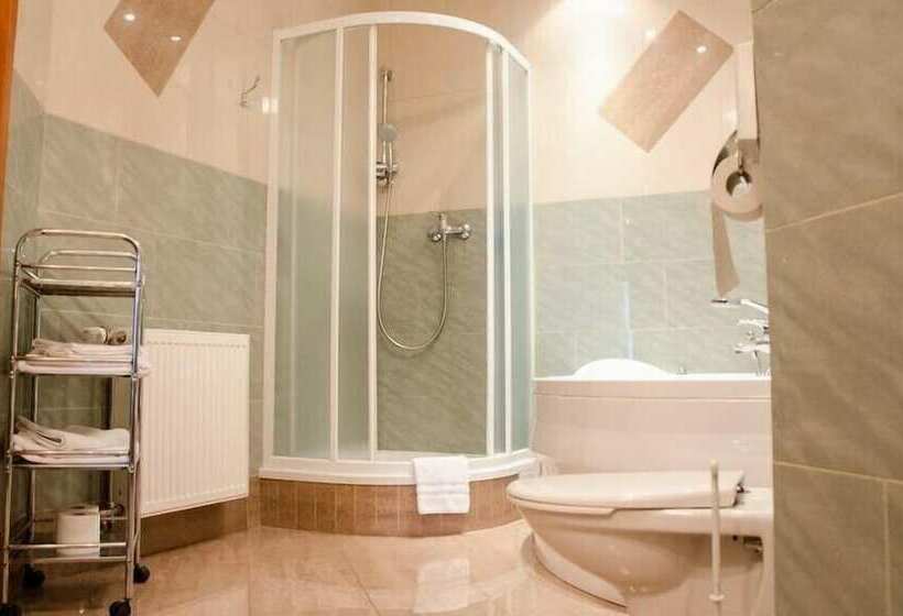 اتاق استاندارد چهار تخته, Promenada