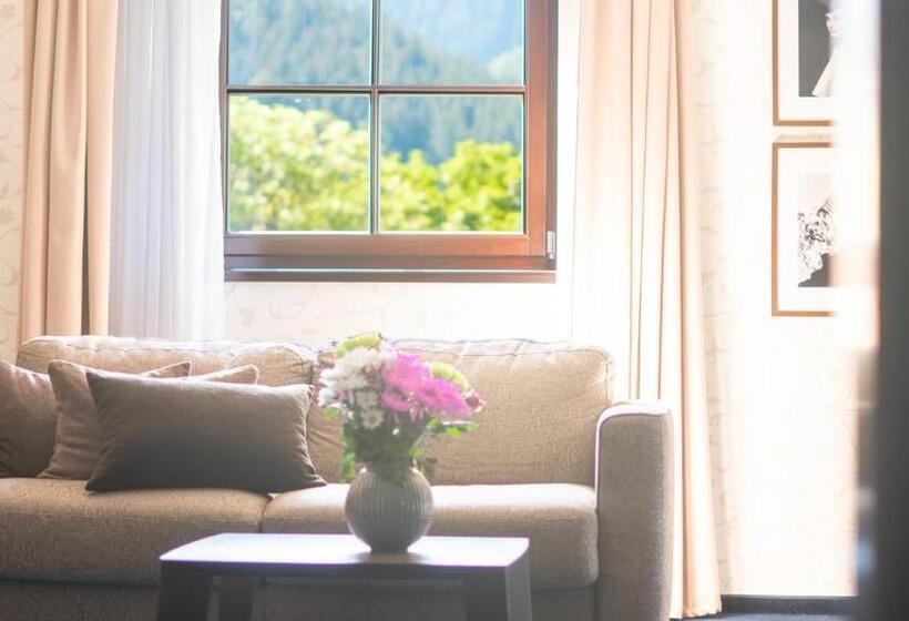 סוויטה משפחתית, Savoy