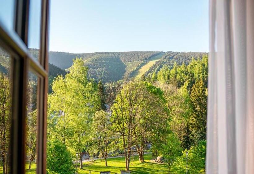 סוויטה נוף להרים, Savoy