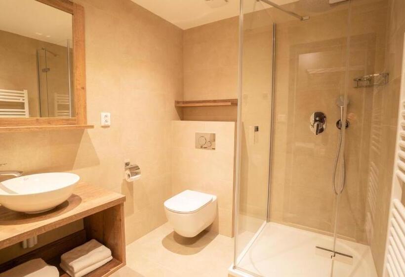 חדר סופריור עם מרפסת, Savoy