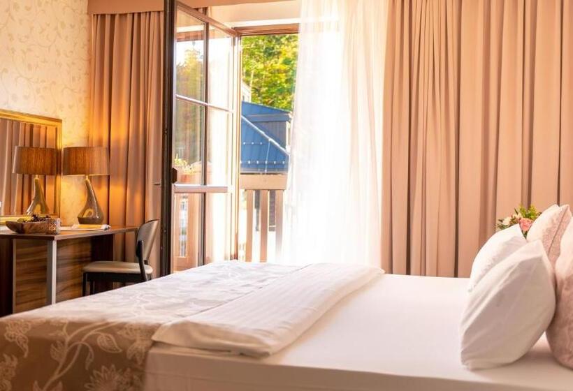 חדר סופריור עם מרפסת, Savoy