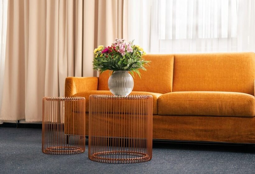 חדר דלוקס, Savoy