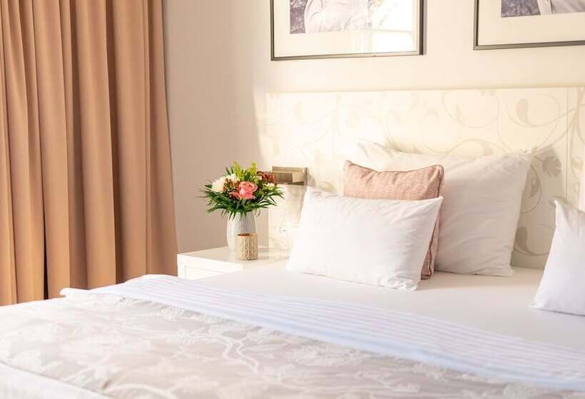 חדר סופריור עם מרפסת, Savoy