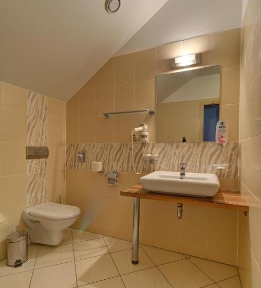 اتاق سوپریور, U Pramenu