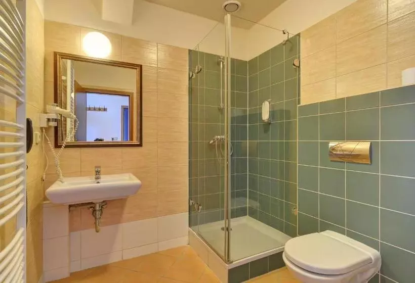 Standard-huone, U Pramenu