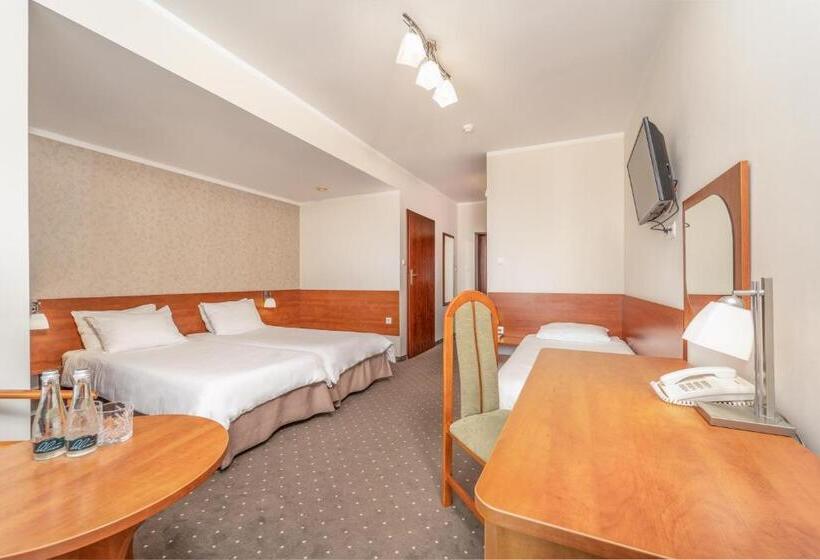 Номер Стандарт Трехместный, Vestina Wellness & Spa