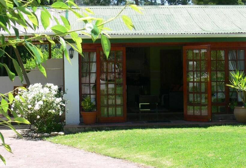 Люкс Вид на Сад, Orange Ville Lodge & Guesthouse