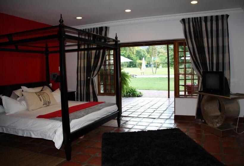 套房带泳池景, Orange Ville Lodge & Guesthouse