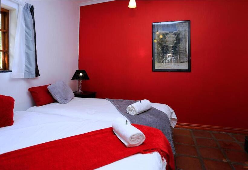 套房带泳池景, Orange Ville Lodge & Guesthouse