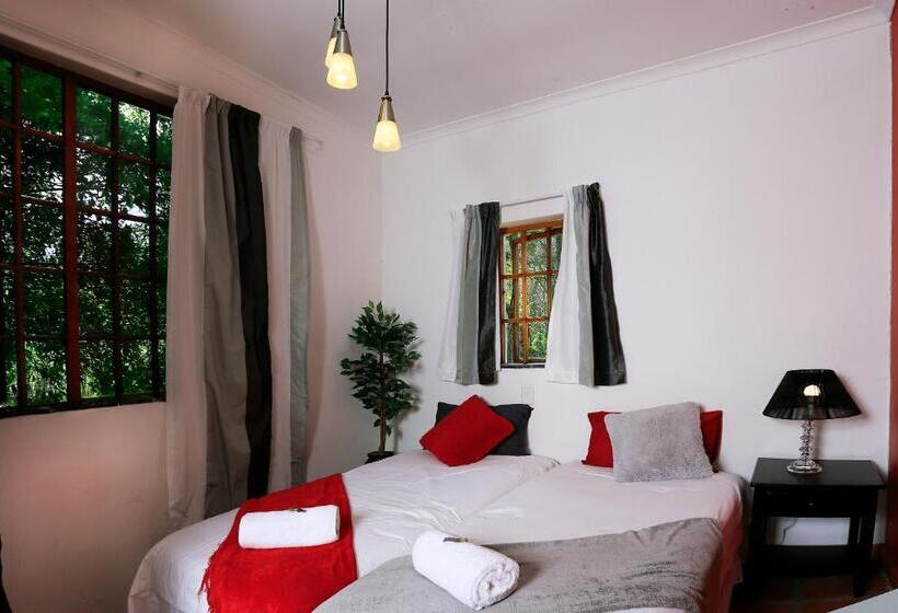 Люкс Вид на Бассейн, Orange Ville Lodge & Guesthouse